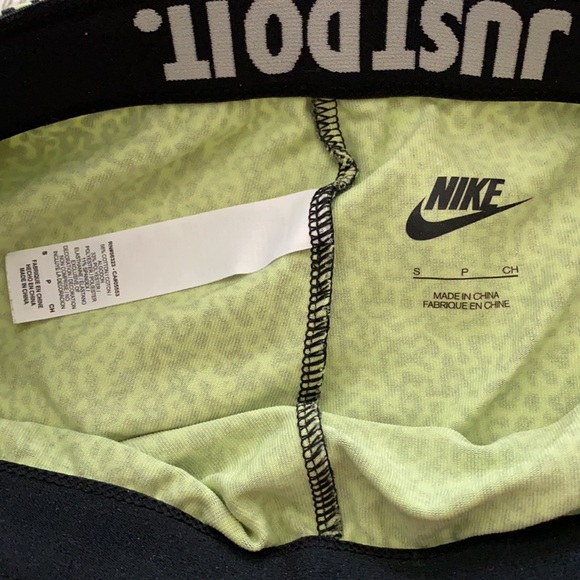 Nike animal print neon green and black leggings S - Picture 3 of 4